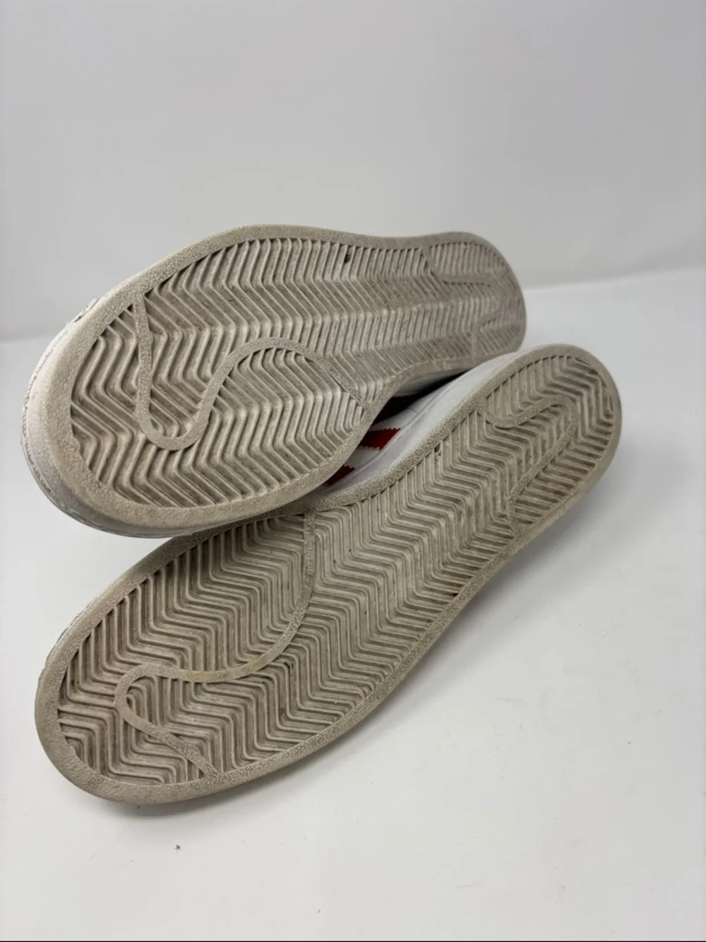 Adidas | 9 superstar Classic White Sneakers with Red Stripes
